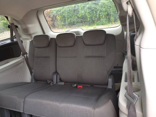 2009 Volkswagen Routan SE 4dr Passenger Van Automatic — photo 9