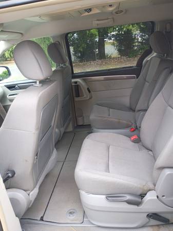 2009 Volkswagen Routan SE 4dr Passenger Van Automatic — photo 8
