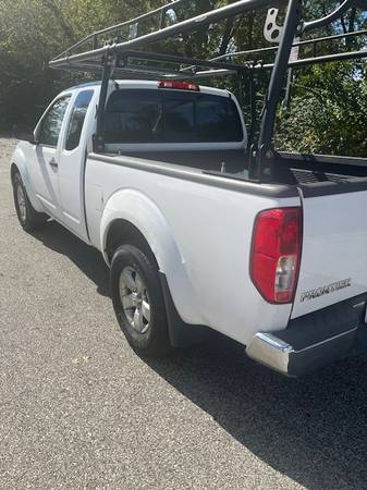 2012 Nissan Frontier SV — photo 12