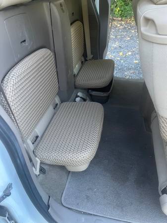 2012 Nissan Frontier SV — photo 11