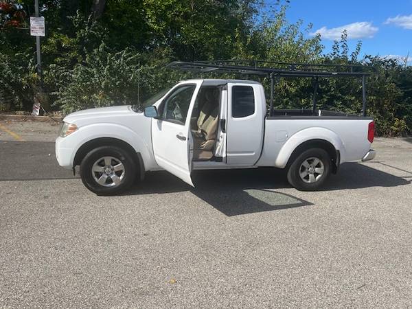 2012 Nissan Frontier SV — photo 9