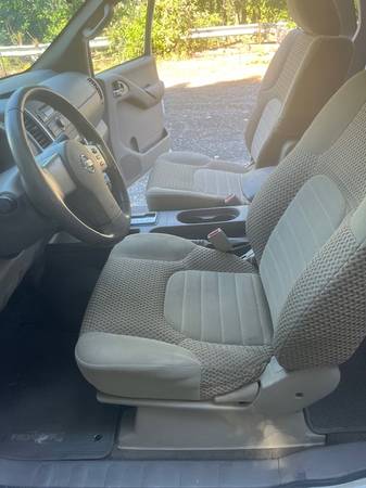 2012 Nissan Frontier SV — photo 4