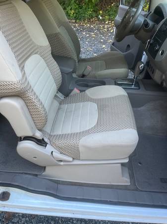 2012 Nissan Frontier SV — photo 10
