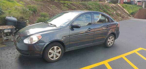 2011 Hyundai Accent GS 2dr Hatchback Manual — photo 1