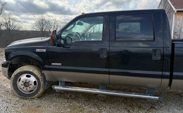 2005 Ford F 350 Lariat 4x4 SD Super Cab 158 in. WB DRW Manual — photo 3