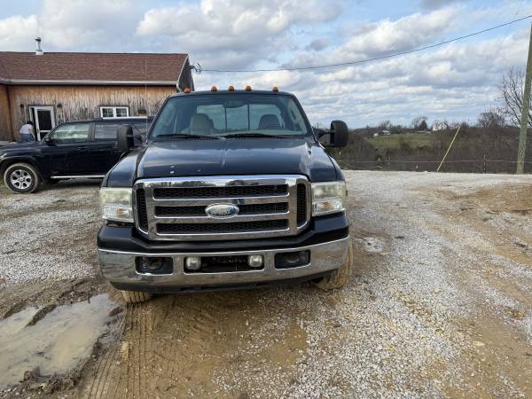 2005 Ford F 350 Lariat 4x4 SD Super Cab 158 in. WB DRW Manual — photo 1