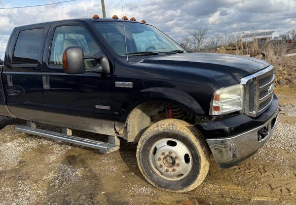 2005 Ford F 350 Lariat 4x4 SD Super Cab 158 in. WB DRW Manual — photo 4
