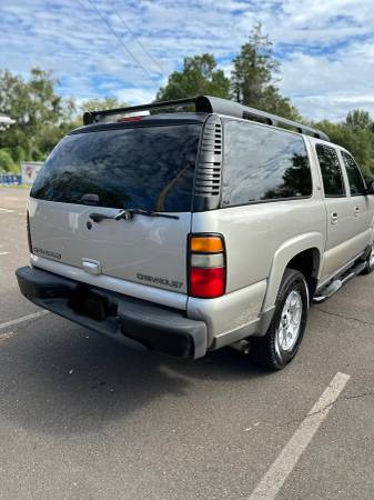 2005 Chevrolet Suburban 1500 LT 4x4 Automatic — photo 7