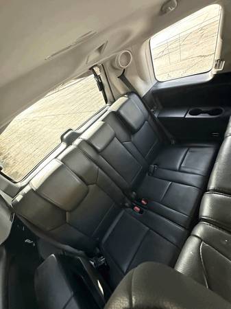 2012 Honda Pilot Touring 4dr 4x4 Automatic — photo 9