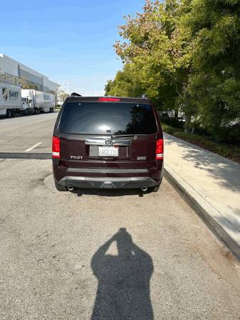 2012 Honda Pilot Touring 4dr 4x4 Automatic — photo 3