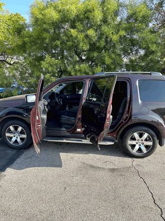 2012 Honda Pilot Touring 4dr 4x4 Automatic — photo 5