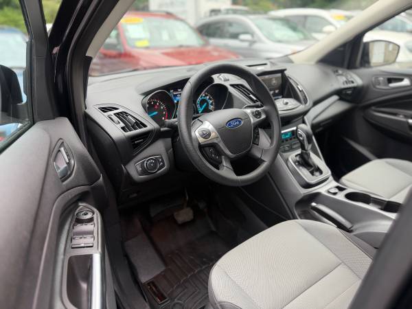 2014 Ford Escape SE 4dr Front-wheel Drive Automatic — photo 9