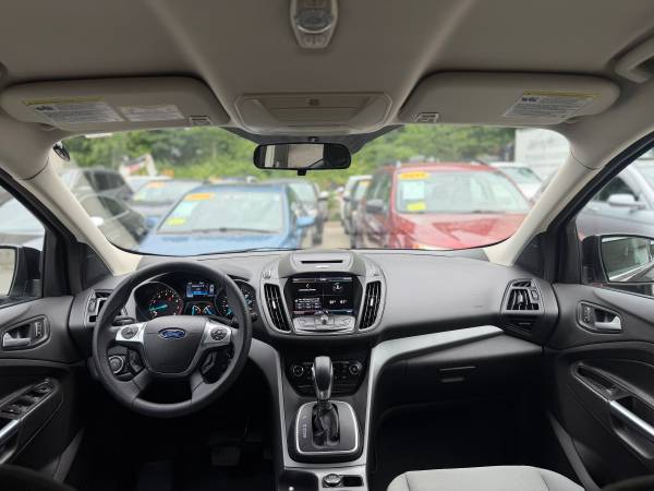 2014 Ford Escape SE 4dr Front-wheel Drive Automatic — photo 12
