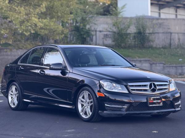 2013 Mercedes-Benz C300 4matic — photo 1