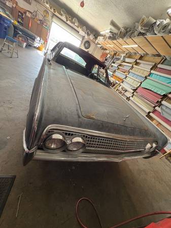 1961 Lincoln Continental Sedan — photo 1
