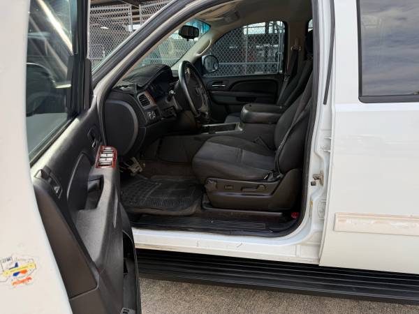 2011 Chevrolet Tahoe LS 4x2 Automatic — photo 8