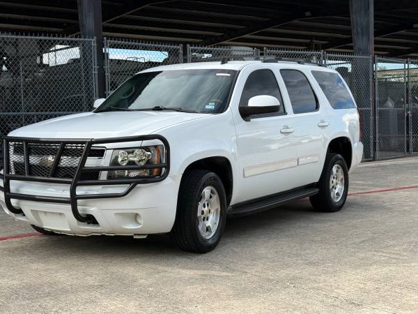 2011 Chevrolet Tahoe LS 4x2 Automatic — photo 1