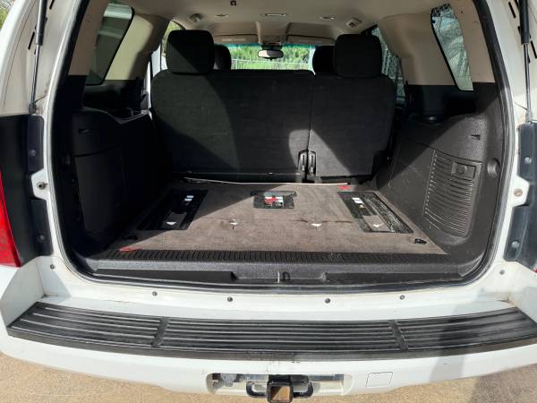2011 Chevrolet Tahoe LS 4x2 Automatic — photo 9