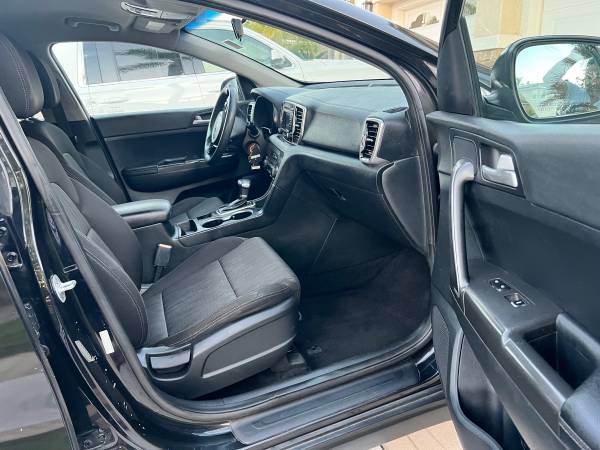 2017 KIA Sportage LX — photo 10