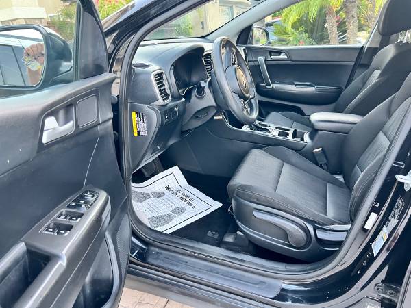 2017 KIA Sportage LX — photo 9