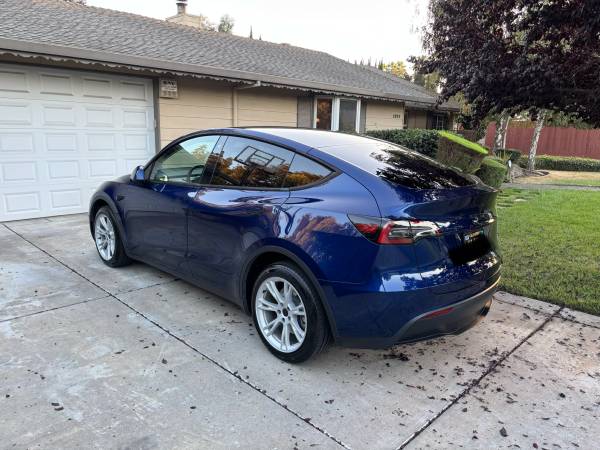 2022 Tesla Model Y Long Range — photo 4