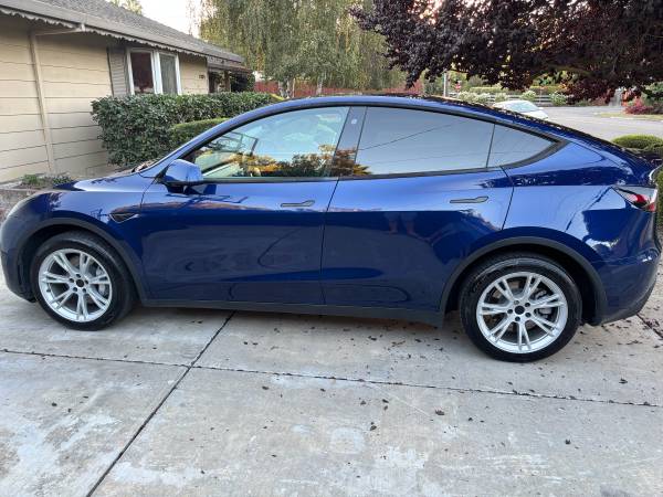 2022 Tesla Model Y Long Range — photo 5