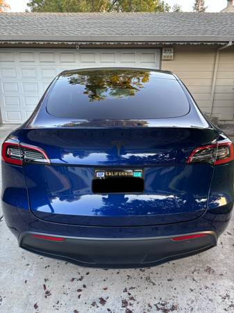 2022 Tesla Model Y Long Range — photo 7