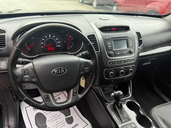 2015 KIA Sonrento Lx — photo 6