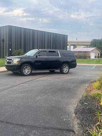 2015 Chevrolet Suburban 1500 LS 4x4 Automatic — photo 5