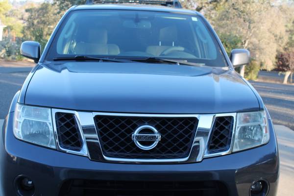 2011 Nissan Pathfinder S 4dr 4x4 Automatic — photo 1