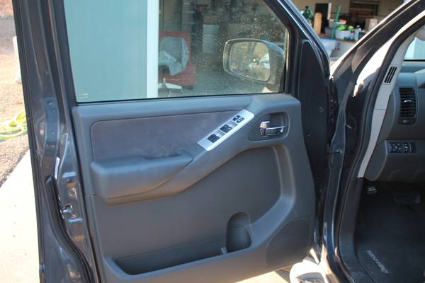 2011 Nissan Pathfinder S 4dr 4x4 Automatic — photo 7