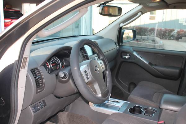 2011 Nissan Pathfinder S 4dr 4x4 Automatic — photo 8