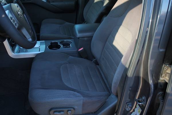 2011 Nissan Pathfinder S 4dr 4x4 Automatic — photo 9
