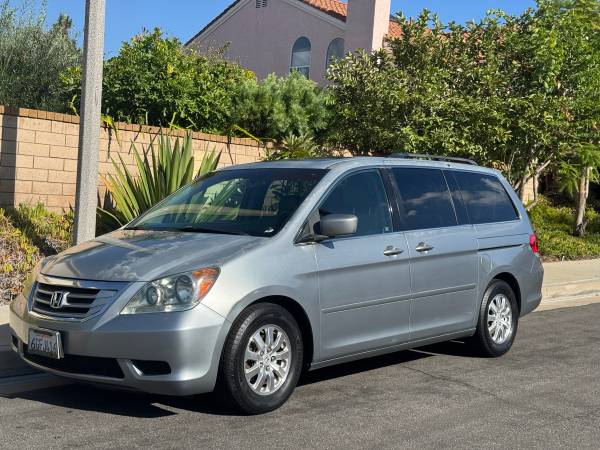 2008 Honda Odyssey LX Passenger Van Automatic — photo 1