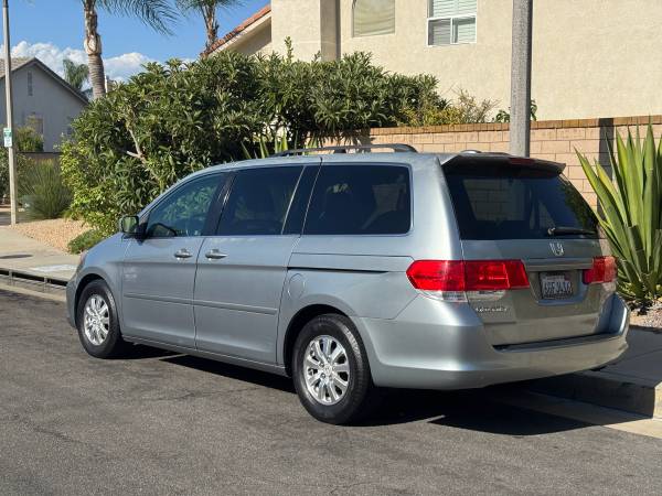 2008 Honda Odyssey LX Passenger Van Automatic — photo 2