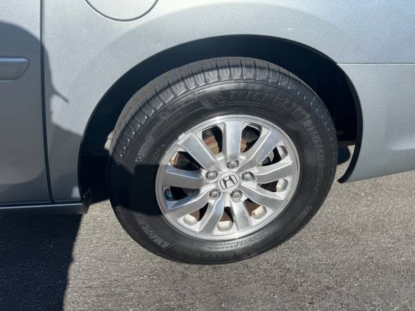 2008 Honda Odyssey LX Passenger Van Automatic — photo 10