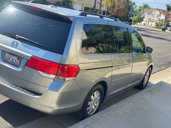 2008 Honda Odyssey LX Passenger Van Automatic — photo 3