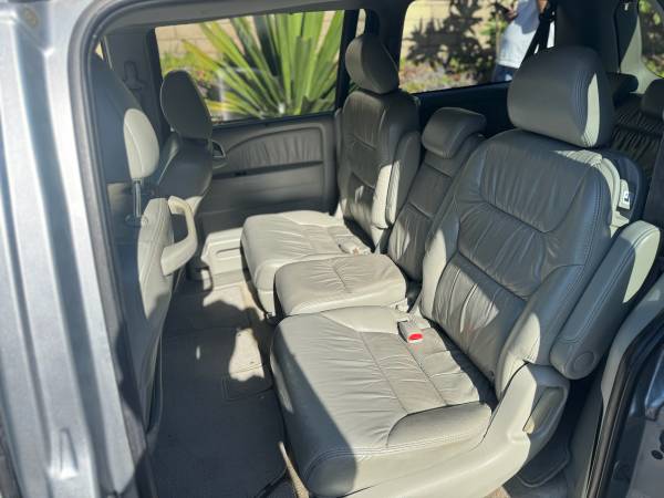 2008 Honda Odyssey LX Passenger Van Automatic — photo 6