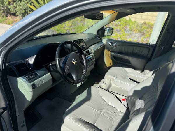 2008 Honda Odyssey LX Passenger Van Automatic — photo 5
