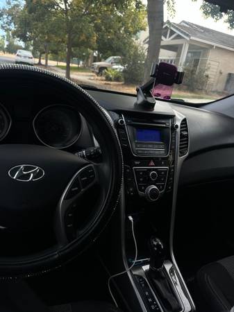 2015 Hyundai Elantra GT Base 4dr Hatchback Manual — photo 7