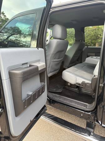 2013 Ford E 350 Super Duty XL Wagon Automatic — photo 10