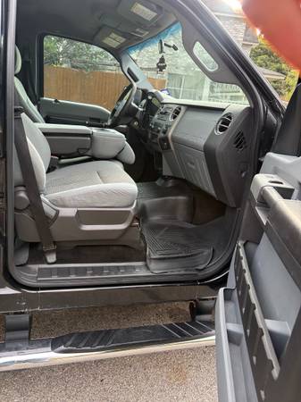 2013 Ford E 350 Super Duty XL Wagon Automatic — photo 8