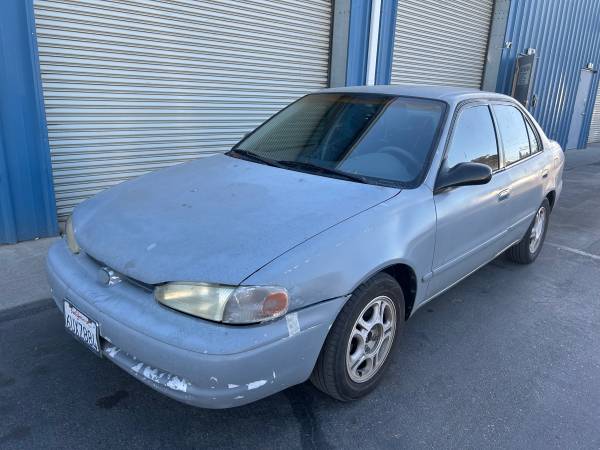 2002 Chevrolet Prizm Base — photo 1