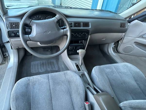 2002 Chevrolet Prizm Base — photo 7