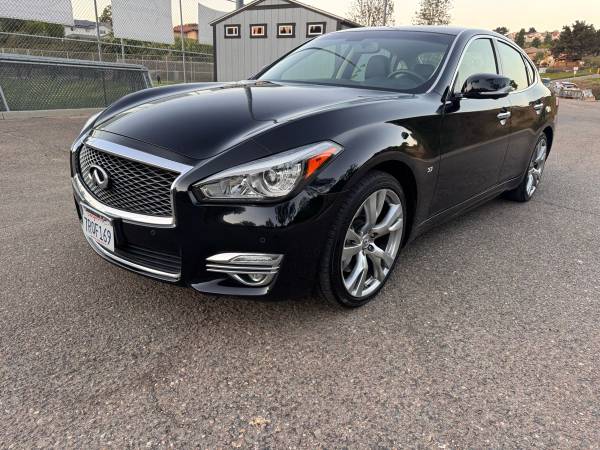 2015 Infiniti Q70 3.7 — photo 2