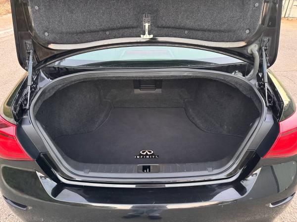 2015 Infiniti Q70 3.7 — photo 11