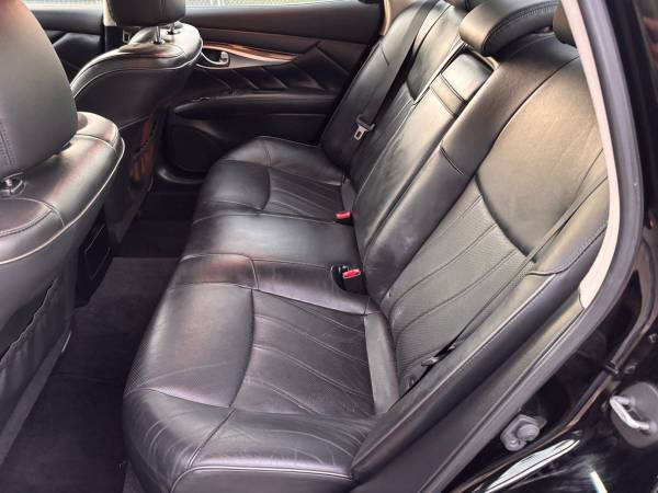 2015 Infiniti Q70 3.7 — photo 8