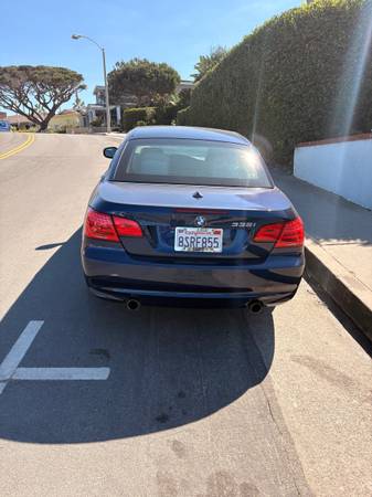 2011 BMW 335i Convertible — photo 3