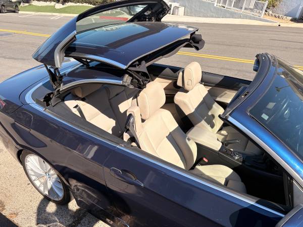 2011 BMW 335i Convertible — photo 5
