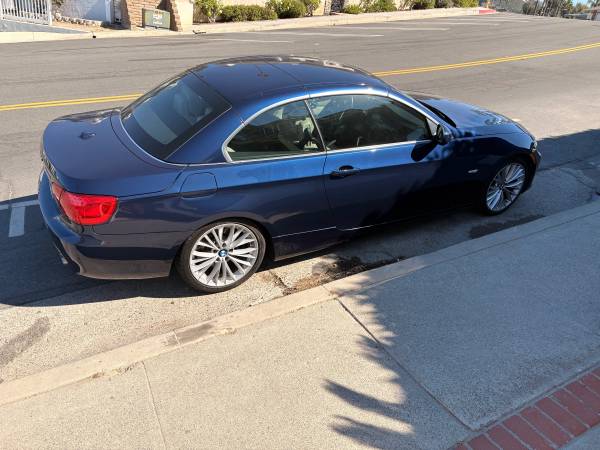 2011 BMW 335i Convertible — photo 4